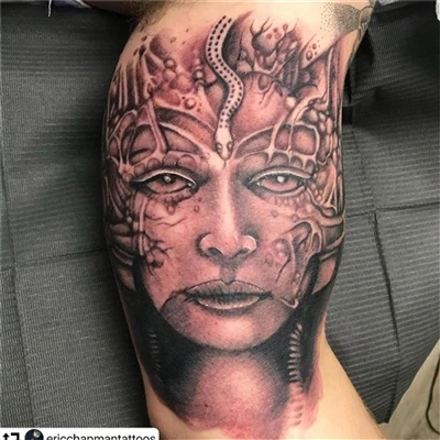 Otro paisaje en los tatuajes.