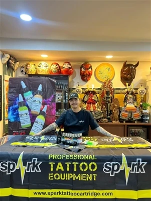 SPARK Ink anuncia asociación con el renombrado tatuador tailandés Bamboo Tatt...